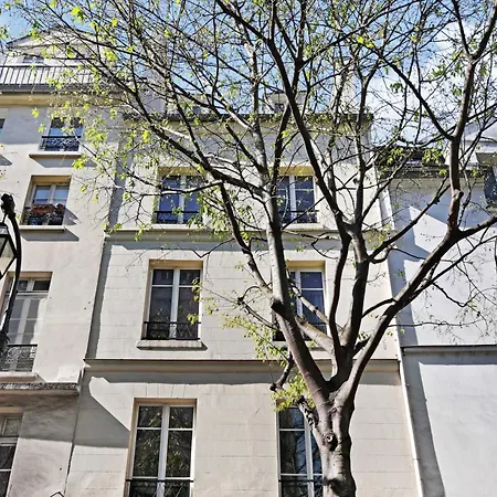 Apartment In The Heart Of The Marais *